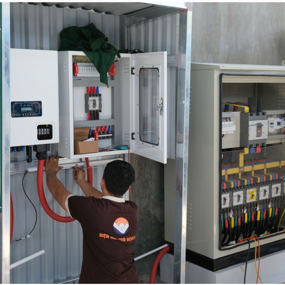 Hệ thống điện mặt trời 56,42kWp tạo ra bao nhiêu điện mỗi tháng?